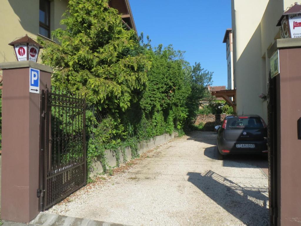 Hét Pecsét Fogadó Étterem Sopron Habitación foto